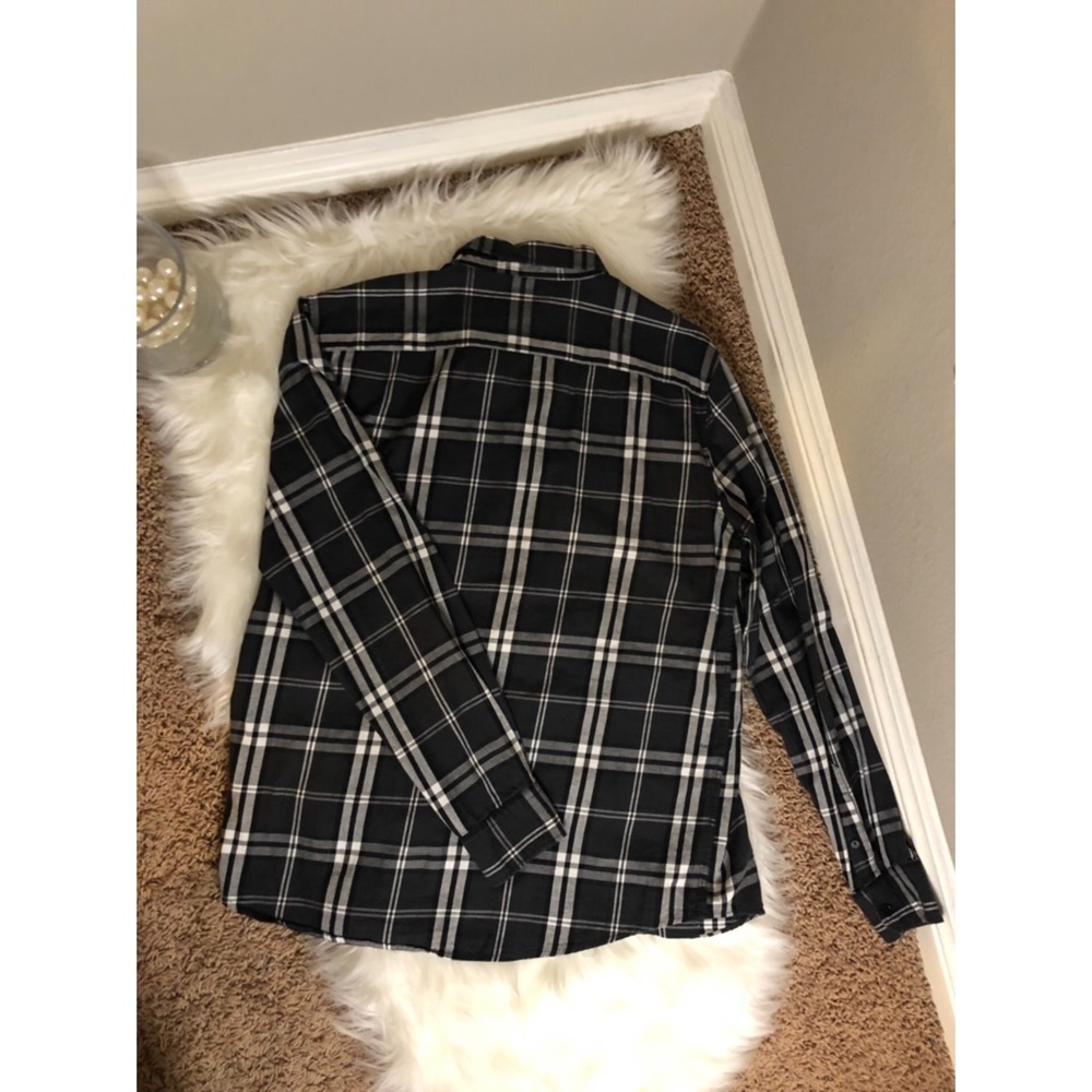 ❤️Forever 21 Button up - Picture 2 of 5